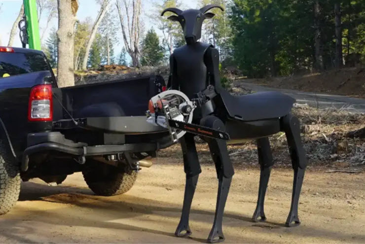 Xuất hiện robot nhân mã cao hơn 2 mét, mang cưa máy chuyên cứu hộ