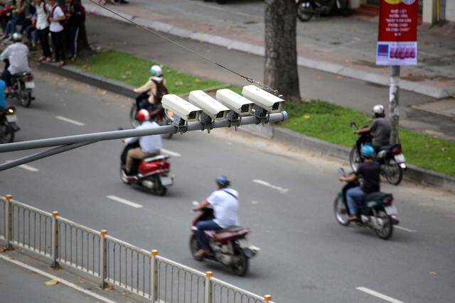 Từ 15/8/2026, người đi xe máy có hành vi cố ý làm thay đổi khả năng nhận diện biển số xe có thể bị xử phạt đến 6 triệu đồng theo Nghị định 238/2026/NĐ-CP. Ảnh minh họa: TL