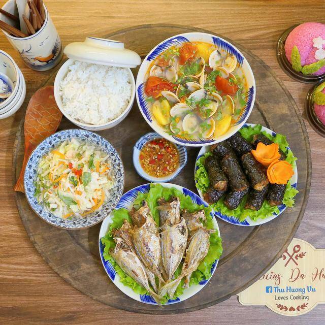 5 mâm cơm gia đình không sơn hào hải vị, gây ngỡ ngàng vì đẹp như nhà hàng - 4