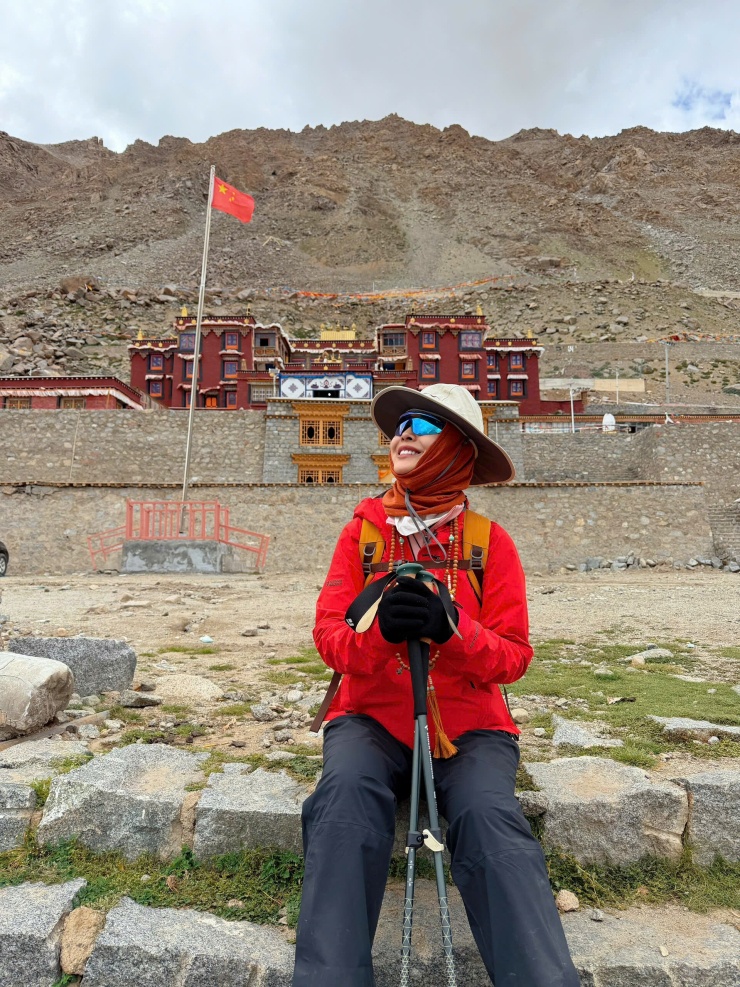 Jennifer Phạm đi bộ 52 km quanh núi thiêng ở Tây Tạng - 8