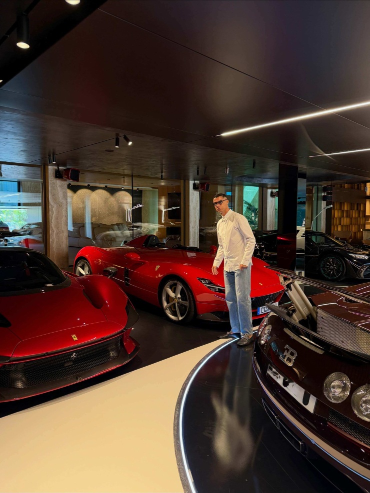 Truyền thông quốc tế đánh giá bộ sưu tập xe của Cristiano Ronaldo thuộc nhóm đáng chú ý nhất trong giới cầu thủ.