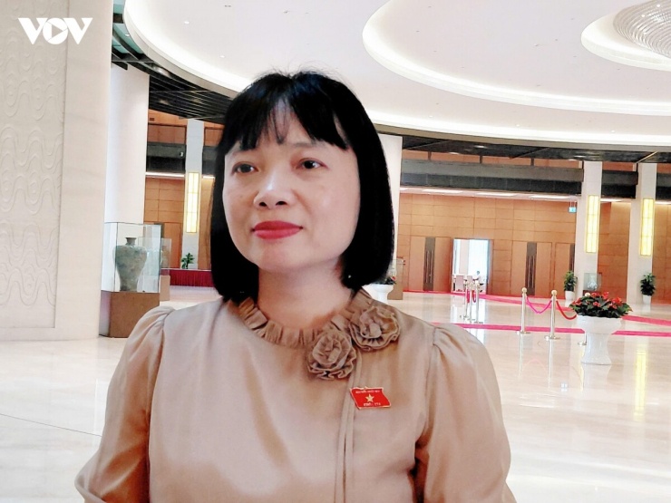 Đại biểu Nguyễn Thị Việt Nga, Phó Trưởng Đoàn đại biểu Quốc hội Thành phố Hải Phòng