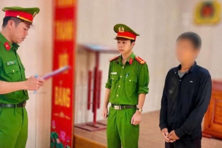 Khởi tố người đàn ông say rượu đi bộ trên quốc lộ gây tai nạn chết người