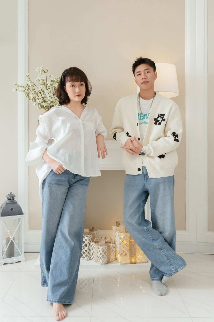 Long Vũ bên mẹ - nghệ sĩ Vân Dung. Ảnh: Nhân vật cung cấp