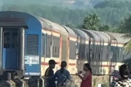 Đứng sát taluy đường sắt, người đàn ông bị tông tử vong dù tàu đã phanh gấp