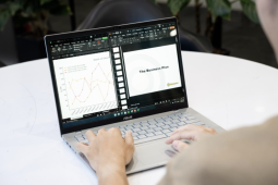 Những “quyền năng” trên laptop AI  giúp nâng tầm việc học
