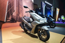 Honda PCX160 thế hệ mới trình làng, giá từ 76 triệu đồng