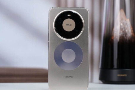 Huawei Mate 90 Pro Max lộ diện: Chip Kirin 3D, pin 7.000 mAh