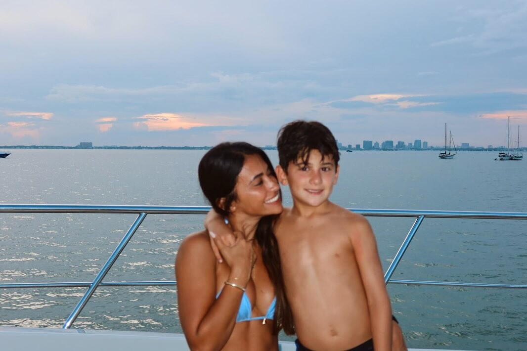 Antonela Roccuzzo và con trai út. 