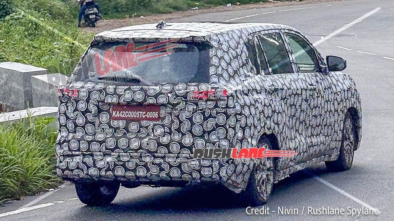 Toyota Innova Cross thế hệ mới lộ ảnh phác thảo - 3
