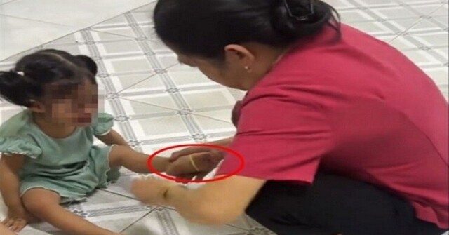 Xác minh làm rõ video bảo mẫu đánh, bắn dây thun vào chân trẻ mầm non ở TP.HCM