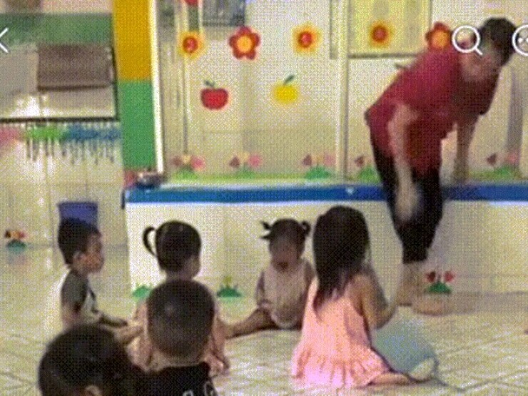 Bảo mẫu đánh mắng, bắn dây chun vào trẻ mầm non gây phẫn nộ