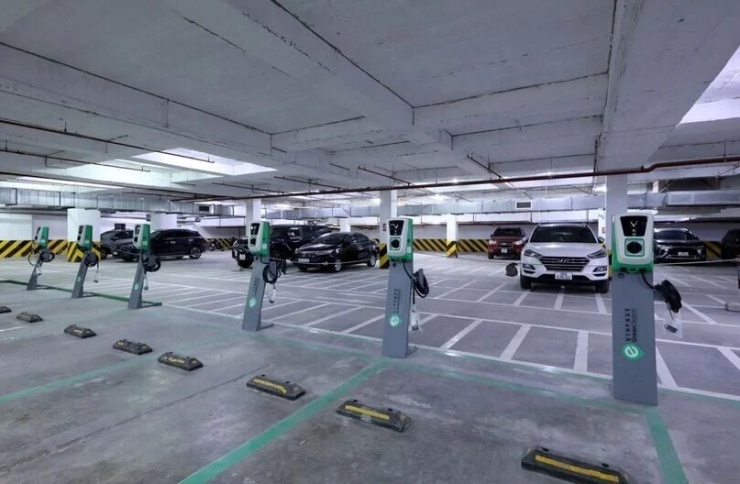 Khi bố trí khu vực sạc trong nhà chung cư phải đảm bảo khả năng thoát nạn, ngăn chặn cháy lan, thông gió thoát khói, tiếp cận của lực lượng chữa cháy. (Ảnh minh họa: KT)