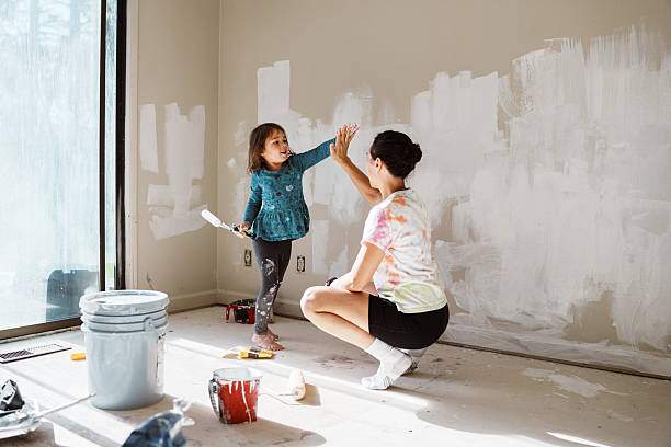 Nuôi dạy con không chỉ là đáp ứng nhu cầu trước mắt, mà còn là chuẩn bị cho con năng lực tự bước đi trên chính con đường của mình. Ảnh minh họa: iStock
