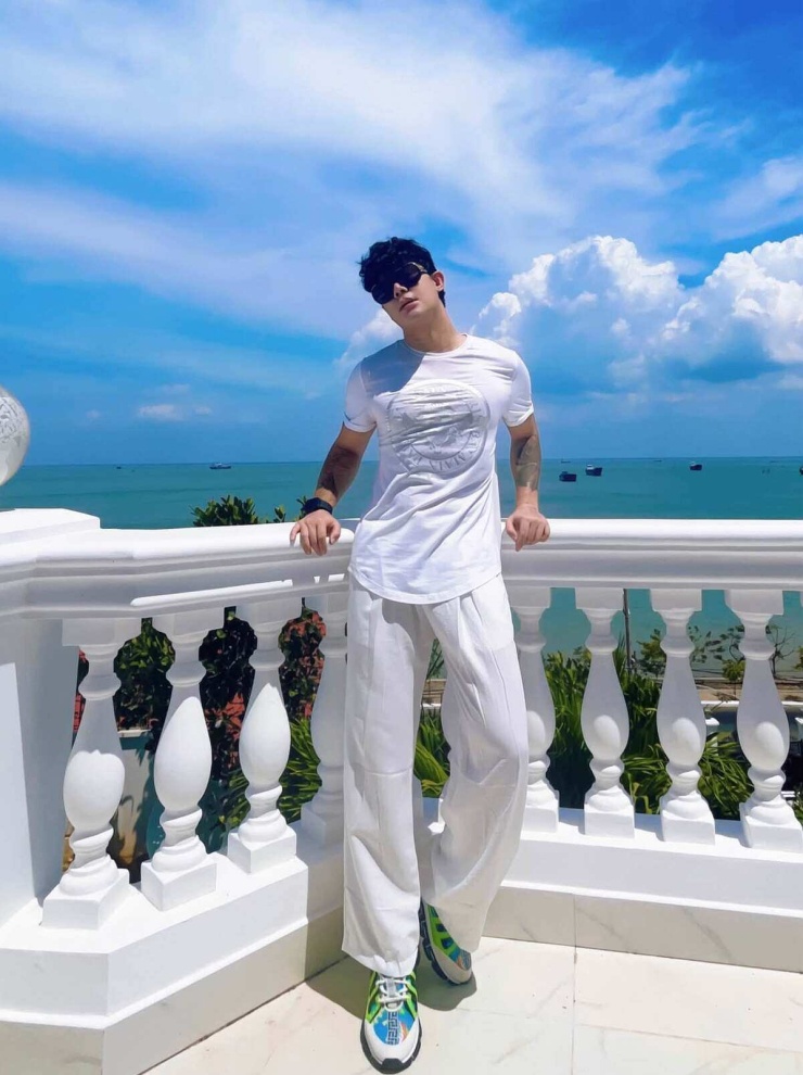 Biệt thự 1.600 m2 ven biển của Nathan Lee - 7