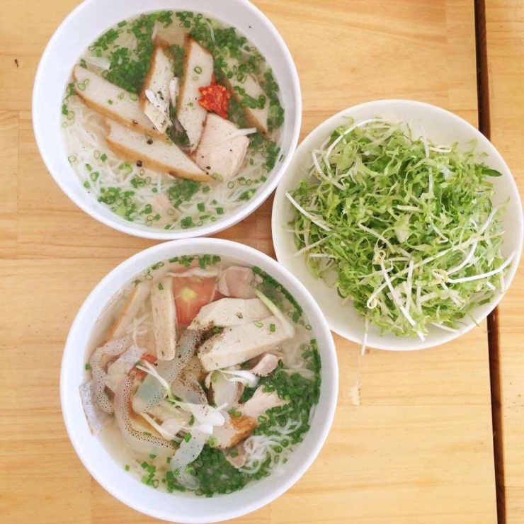 Bún chả cá và bánh canh chả cá cô Ba Nha Trang. (Ảnh: fb Bún cá cô Ba Nha Trang)