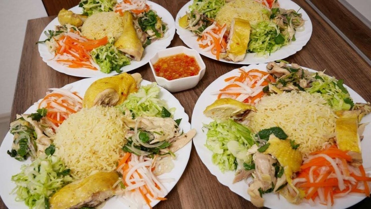 Cơm gà Nha Trang – Nét chấm phá khác biệt. (Ảnh: BestPrice travel)