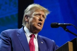 Tổng thống Trump phủ nhận tin Mỹ thiếu đạn dược, doạ bỏ tù người rò rỉ thông tin