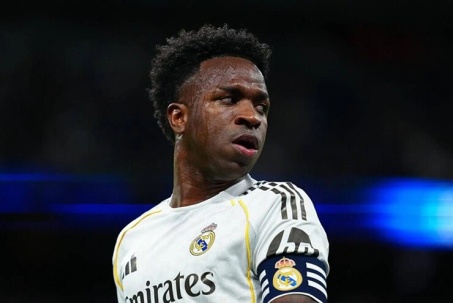 Vinicius chính thức ở lại Real Madrid: Tiếp tục làm nền cho Mbappe là sai lầm lớn?