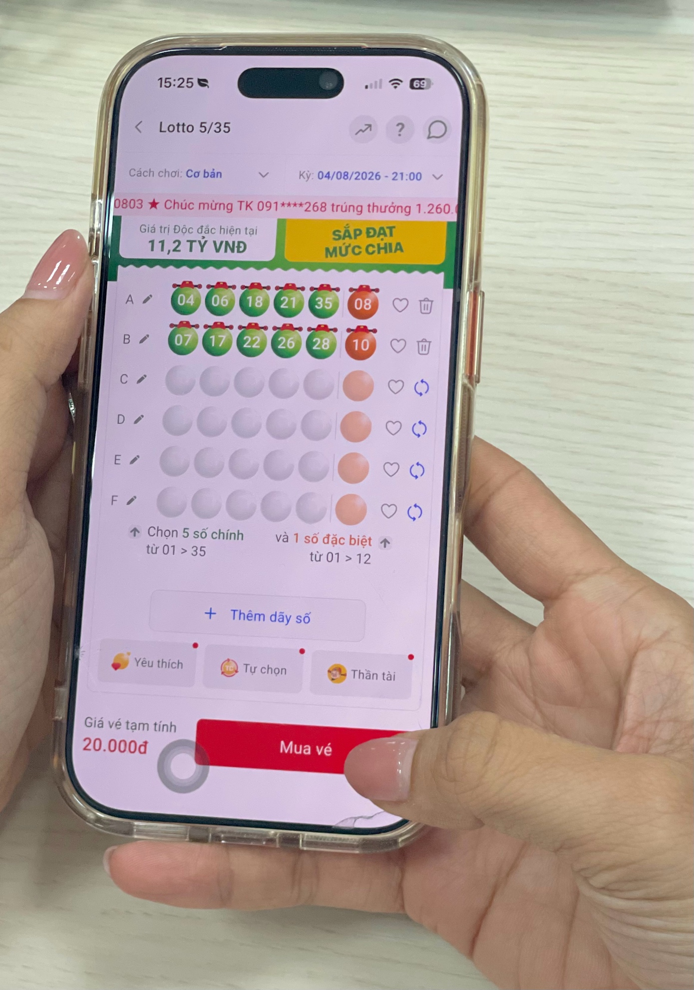 Mua vé trên ứng dụng Vietlott SMS được nhiều người lựa chọn vì an toàn và tiện lợi