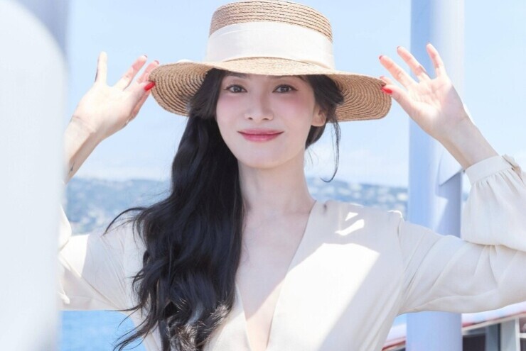 Trang phục tôn khí chất thanh lịch của Song Hye Kyo