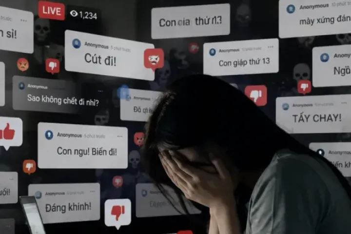 Bạo lực mạng từ thông tin chưa kiểm chứng