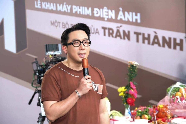 Ảnh sao 8/8: Việt Anh hôn tóc Quỳnh Nga khi hẹn hò ở Trung Quốc - 3