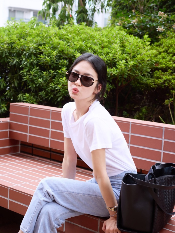 Trang phục tôn khí chất thanh lịch của Song Hye Kyo - 1