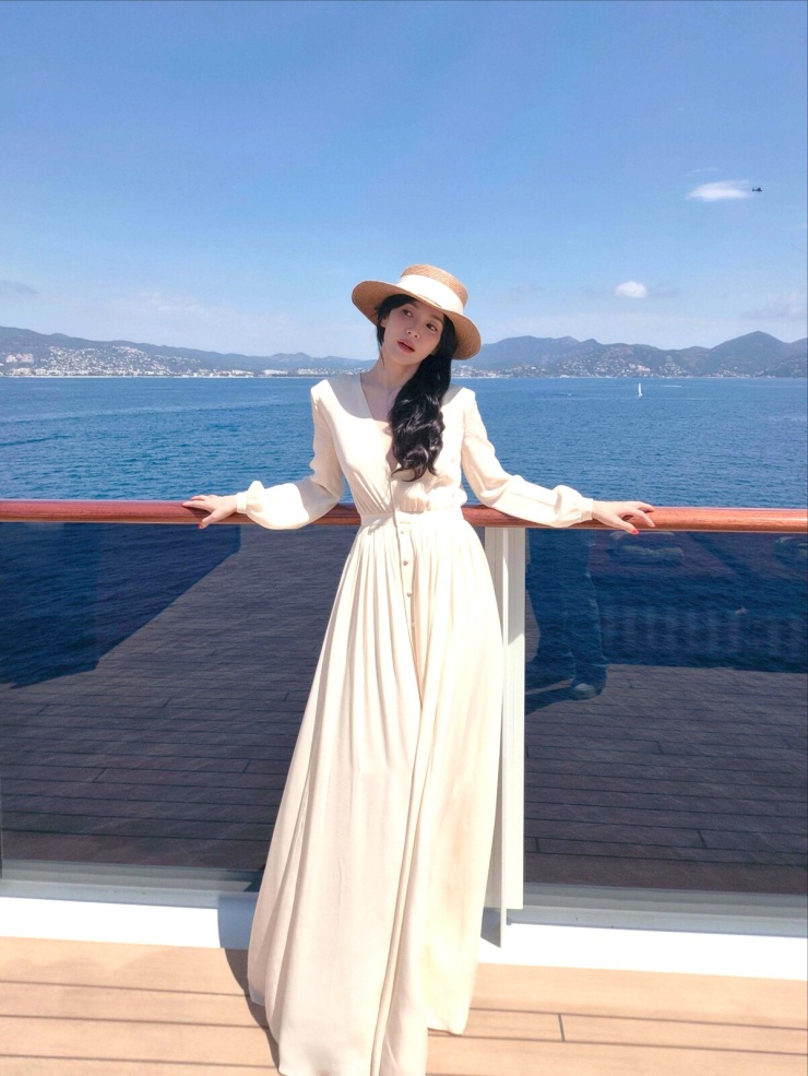 Trang phục tôn khí chất thanh lịch của Song Hye Kyo - 4