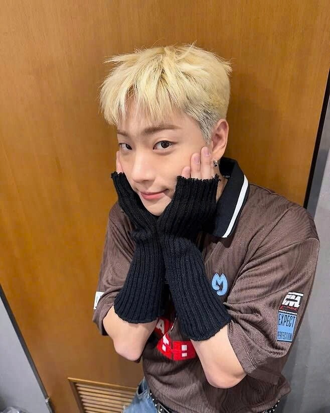 Lý do thần tượng K-pop liên tiếp tạm ngừng hoạt động - 3