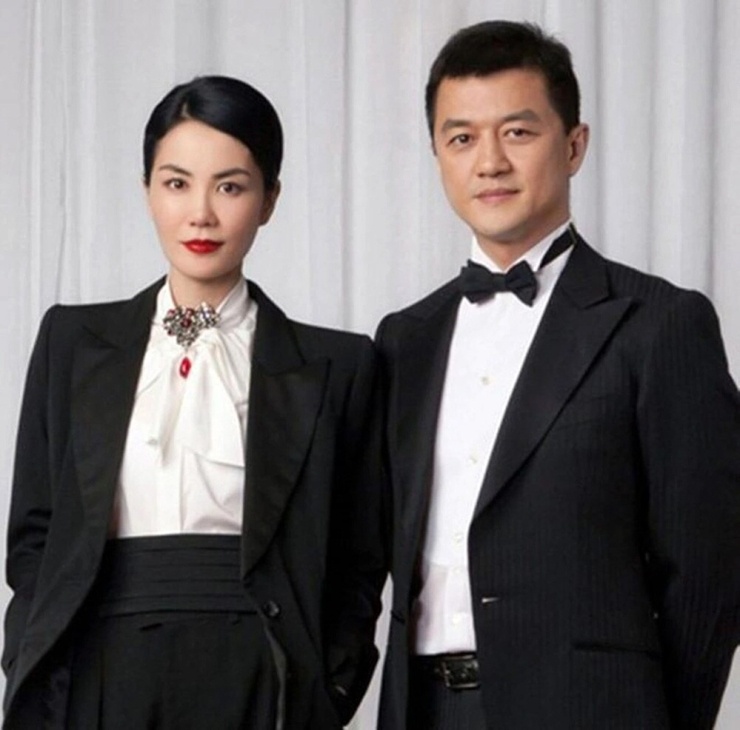 Vương Phi và Lý Á Bằng (Ảnh: Weibo)