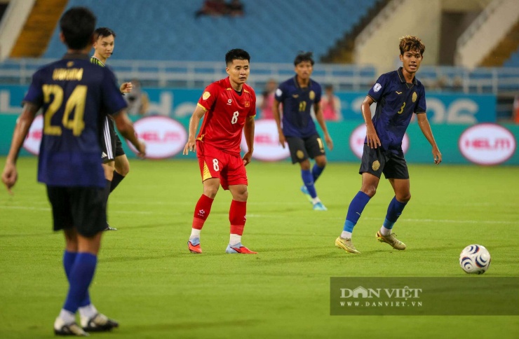 Lê Phạm Thành Long, người hùng thầm lặng trong trận thắng Campuchia - 6