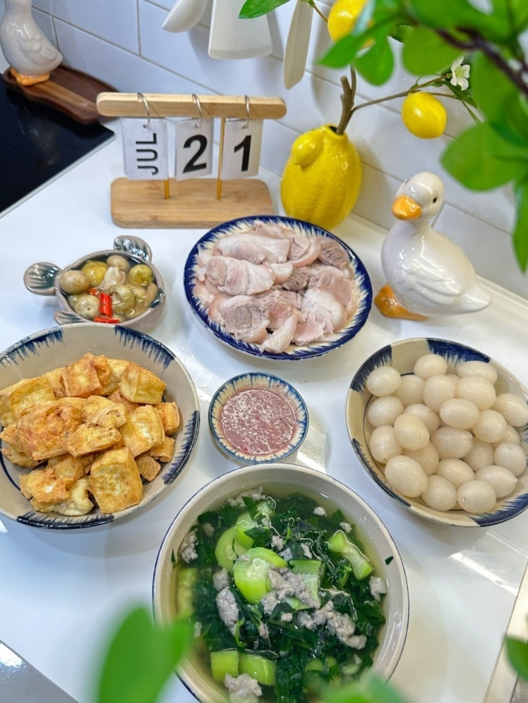 Mâm cơm mẹ Hà Nội dạy con trai nấu trong kỳ nghỉ hè - 3