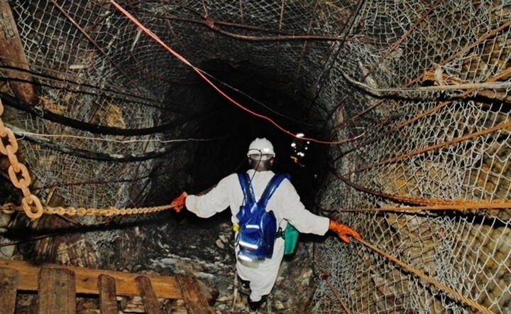 Được mệnh danh là mỏ vàng sâu nhất thế giới, mỏ Mponeng sâu hơn 4 km dưới bề mặt Trái đất, nghĩa là sâu hơn bất kỳ tòa nhà chọc trời nào trên đất liền. (Ảnh: Gig-os)