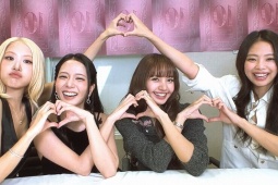 BLACKPINK xin lỗi vì kỷ niệm 10 năm thiếu sót, vì sao Lisa đăng bài chúc mừng muộn?