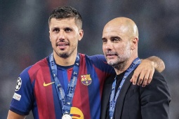 Pep Guardiola ngăn Rodri tới Real Madrid, giúp Barcelona hưởng lợi