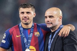 Bóng đá - Pep Guardiola ngăn Rodri tới Real Madrid, giúp Barcelona hưởng lợi