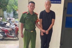 Bắt giữ kẻ tháo trộm 2 bánh xe ô tô trong khu đô thị ở Hà Nội