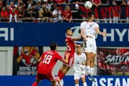 Indonesia bị loại từ vòng bảng AFF Cup: Fan "tổng tấn công" trọng tài, báo chí thất vọng