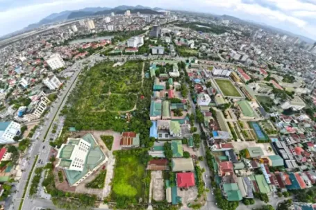 Tất bật dọn khu 'đất vàng', chuẩn bị đấu giá để xây tòa nhà cao 39 tầng