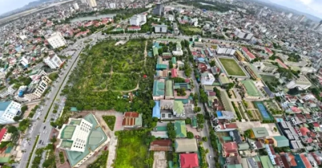 Tất bật dọn khu "đất vàng", chuẩn bị đấu giá để xây tòa nhà cao 39 tầng
