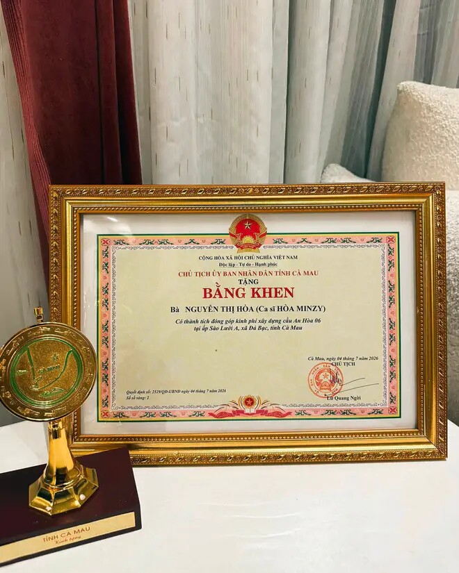 Hòa Minzy lại có tin vui - 1