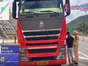 Chặn bắt xe đầu kéo 'gây họa' khiến hơn 100 xe ô tô thủng lốp trên cao tốc