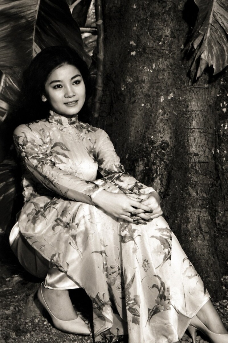 Nghệ sĩ Mộng Tuyền trăn trở trước thực trạng sân khấu cải lương ngày càng vắng khán giả.