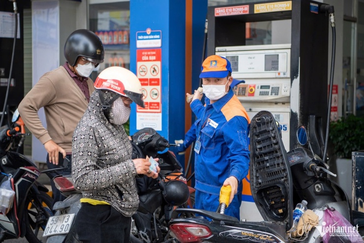 Giá xăng dầu trong nước tuần này được điều chỉnh giảm. Ảnh: Tuấn Hùng