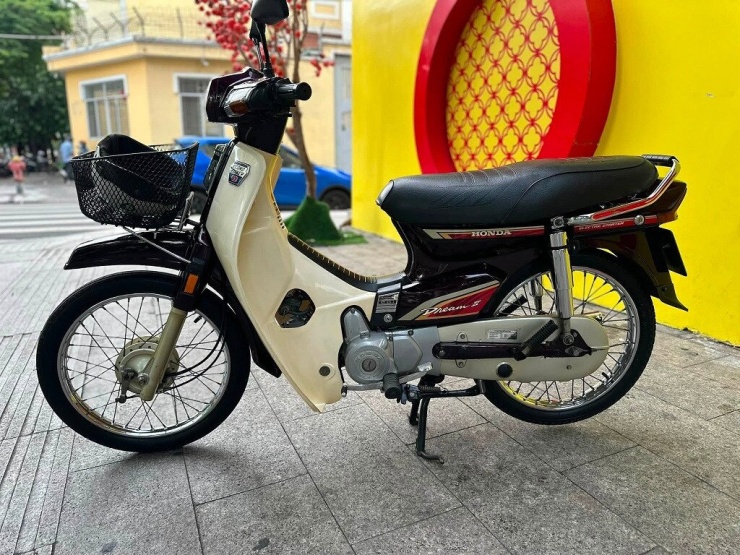 Chiếc Dream Thái 7 số của anh Nguyễn Lâm vừa có người chốt mua với giá khá cao lên đến 120 triệu đồng.&nbsp;