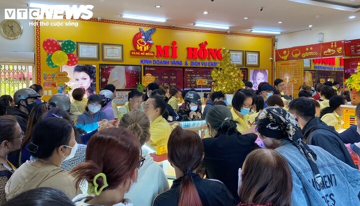 Mi Hồng là một trong những thương hiệu kinh doanh vàng nổi tiếng hàng đầu tại TP.HCM. (Ảnh: Đại Việt)