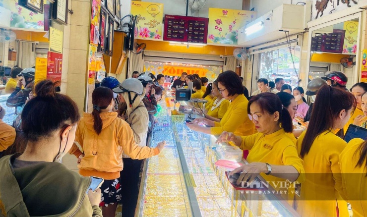 Công ty TNHH Vàng Mi Hồng khẳng định hiện nay mọi hoạt động kinh doanh, mua bán và phục vụ khách hàng vẫn diễn ra bình thường, ổn định. Ảnh: Vân Nguyễn