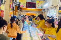 Các tiệm vàng Mi Hồng vẫn đông nghịt khách sau thông tin kết luận thanh tra