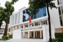 Điểm chuẩn ĐH Kinh tế TP.HCM: Ngành cao nhất 97/100 điểm